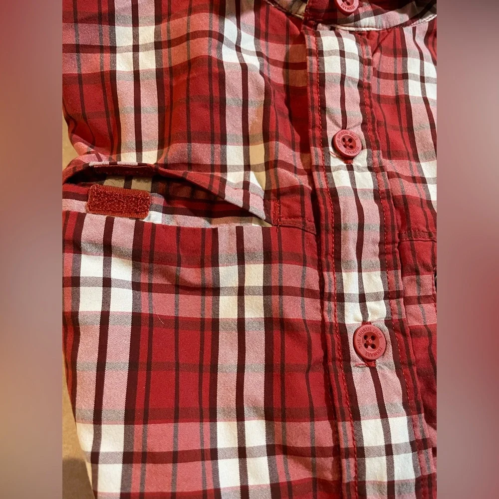 The North Face Button Down Outdoors Hiking Shirt. Men’s Large.‎ Red Plaid.